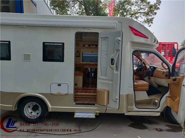 精品王牌C型房车奇瑞瑞弗房车F820双拓展公认好房车