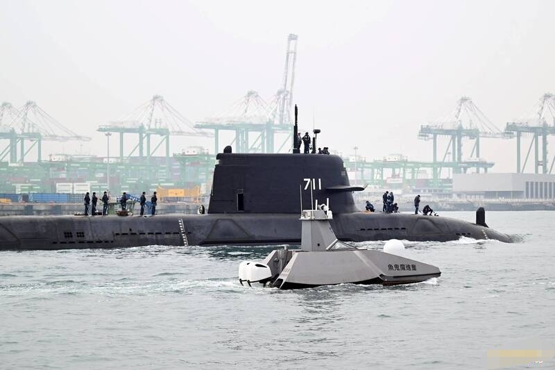 台自制潜艇“海鲲”号又闹笑话：液压系统全部失灵靠人力转舵